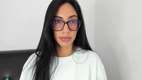 daniela villamizar online show from 12.30.24