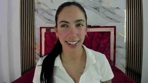 daniela villamizar online show from 10.21.25