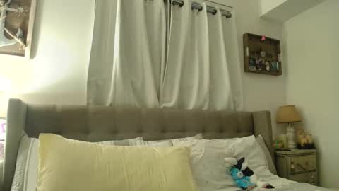 Emma online show from 12.16.25