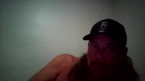 Snapshot of beachmonty chatting on 03.25.26 beachmonty online show from 03.25.26