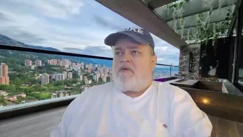 Snapshot of bear4muscle chatting on 02.08.26 Dookie online show from 02.08.26