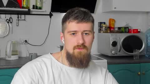 Snapshot of bearded_legend chatting on 03.01.25 Zeus online show from 03.01.25