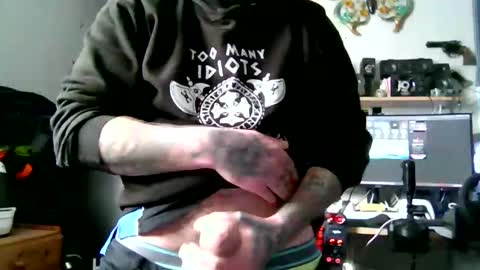 Snapshot of beardednjuicycock chatting on 02.09.26 beardednjuicycock online show from 02.09.26