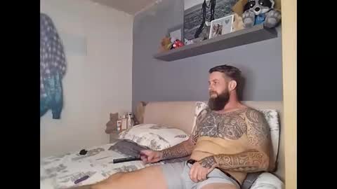 Snapshot of beardedtattedguy chatting on 09.17.25 beardedtattedguy online show from 09.17.25