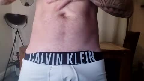 Snapshot of beardedtattedguy chatting on 11.25.25 beardedtattedguy online show from 11.25.25