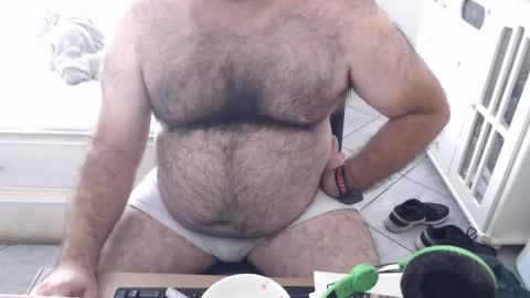 Snapshot of beastbearmg chatting on 09.21.25 beastbearmg online show from 09.21.25