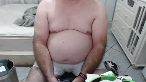 Snapshot of beastbearmg chatting on 09.23.25 beastbearmg online show from 09.23.25