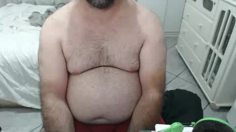 Snapshot of beastbearmg chatting on 10.18.25 beastbearmg online show from 10.18.25