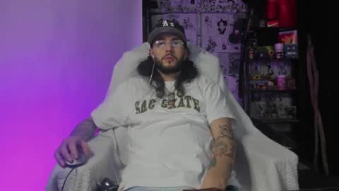 Snapshot of beastbxy chatting on 01.11.25 beast bxy online show from 01.11.25