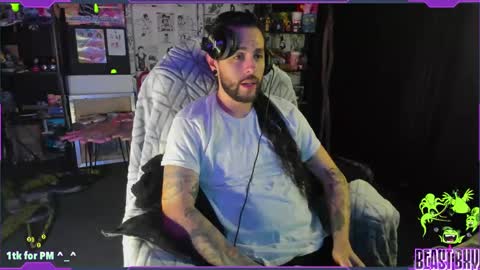 Snapshot of beastbxy chatting on 02.05.25 beast bxy online show from 02.05.25