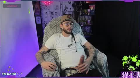 Snapshot of beastbxy chatting on 02.13.25 beast bxy online show from 02.13.25