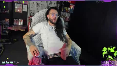 Snapshot of beastbxy chatting on 02.25.25 beast bxy online show from 02.25.25