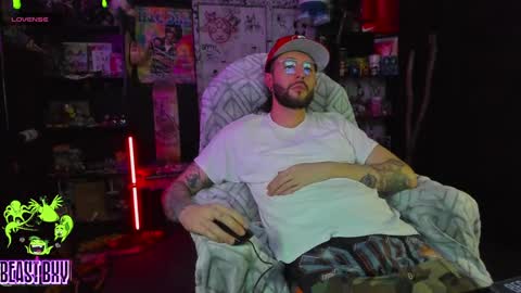 Snapshot of beastbxy chatting on 03.03.25 beast bxy online show from 03.03.25