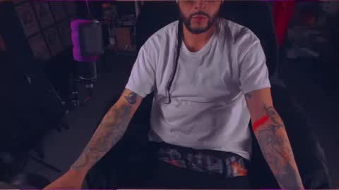 Snapshot of beastbxy chatting on 09.13.25 beast bxy online show from 09.13.25