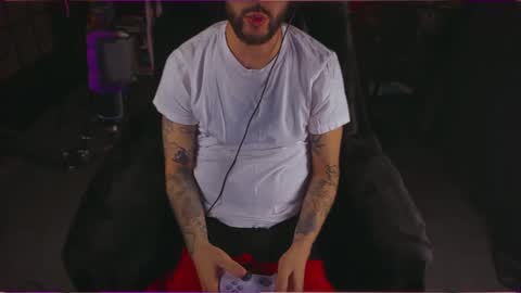 Snapshot of beastbxy chatting on 09.17.25 beast bxy online show from 09.17.25