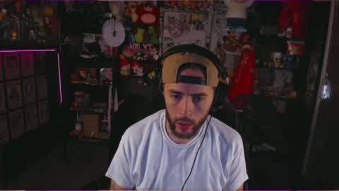 Snapshot of beastbxy chatting on 09.19.25 beast bxy online show from 09.19.25