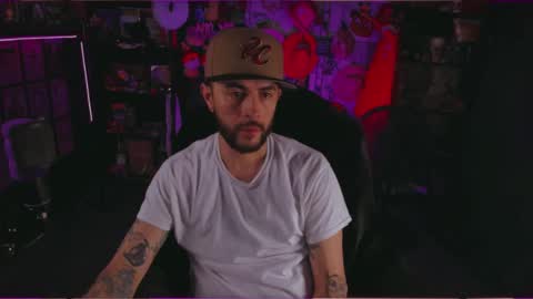 Snapshot of beastbxy chatting on 09.20.25 beast bxy online show from 09.20.25