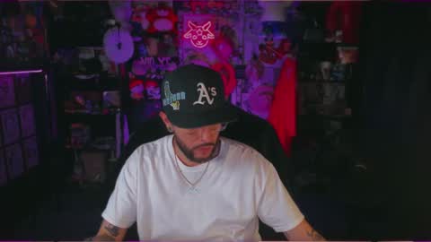 Snapshot of beastbxy chatting on 09.28.25 beast bxy online show from 09.28.25