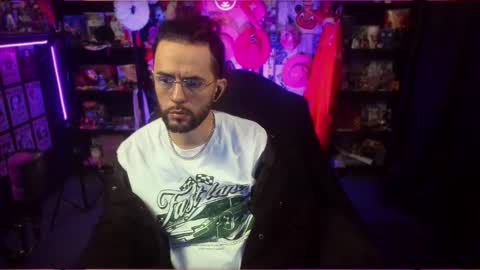 Snapshot of beastbxy chatting on 10.17.25 beast bxy online show from 10.17.25