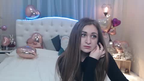 Snapshot of beataangel chatting on 02.13.25 beataangel online show from 02.13.25