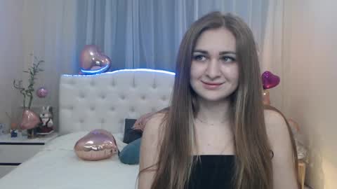 Snapshot of beataangel chatting on 02.15.25 beataangel online show from 02.15.25