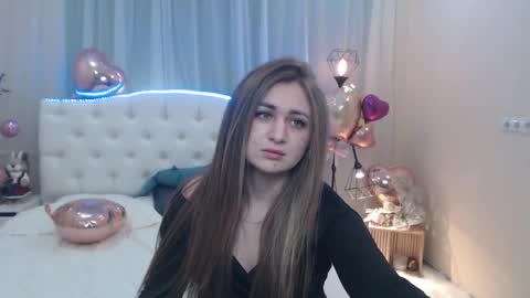 Snapshot of beataangel chatting on 02.19.25 beataangel online show from 02.19.25