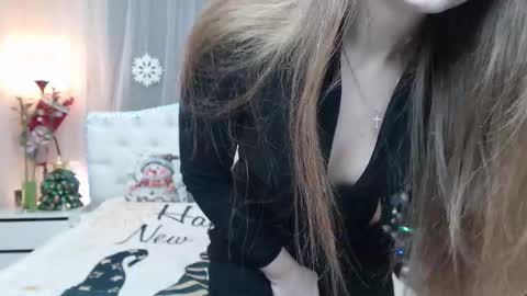 Snapshot of beataangel chatting on 11.28.25 beataangel online show from 11.28.25