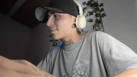 Snapshot of beatandtalk chatting on 11.17.25 beatandtalk online show from 11.17.25