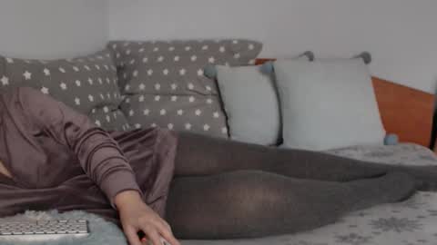 Snapshot of beatrice26 chatting on 01.12.25 beatrice26 online show from 01.12.25