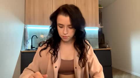 Snapshot of beatriceesmond chatting on 10.19.25 Katie online show from 10.19.25