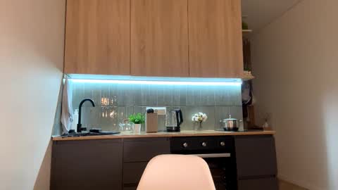 Katie online show from 11.26.25