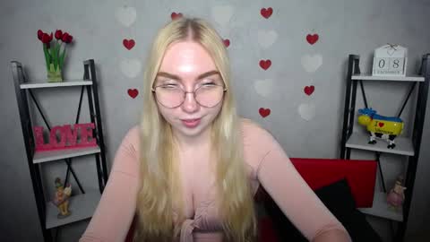 Snapshot of beatriceflyy chatting on 12.08.24 BeatriceFlyy online show from 12.08.24