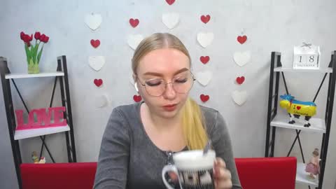 Snapshot of beatriceflyy chatting on 12.18.24 BeatriceFlyy online show from 12.18.24