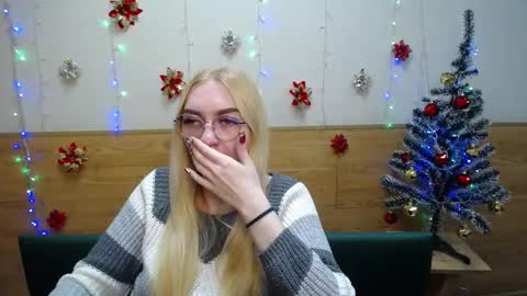 Snapshot of beatriceflyy chatting on 12.29.24 BeatriceFlyy online show from 12.29.24