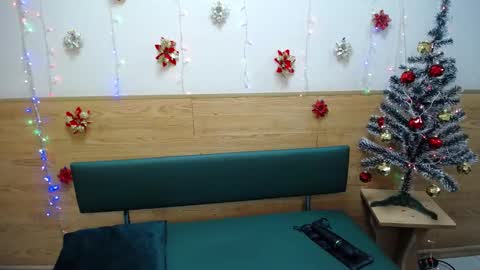 Snapshot of beatriceflyy chatting on 12.29.24 BeatriceFlyy online show from 12.29.24