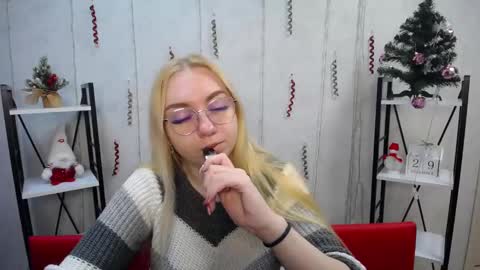 Snapshot of beatriceflyy chatting on 12.30.24 BeatriceFlyy online show from 12.30.24