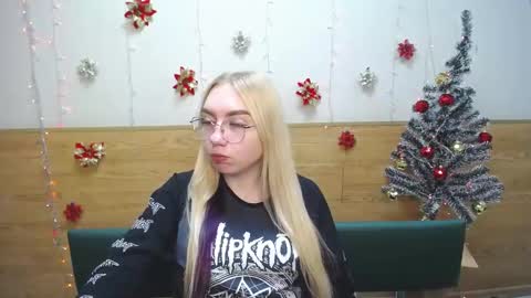 Snapshot of beatriceflyy chatting on 01.19.25 BeatriceFlyy online show from 01.19.25