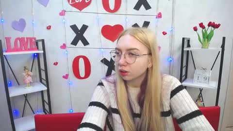 Snapshot of beatriceflyy chatting on 02.19.25 BeatriceFlyy online show from 02.19.25