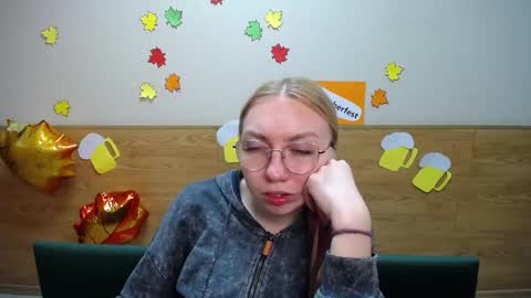 Snapshot of beatriceflyy chatting on 09.19.25 BeatriceFlyy online show from 09.19.25