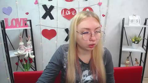 Snapshot of beatriceflyy chatting on 10.05.25 BeatriceFlyy online show from 10.05.25