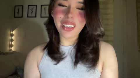 Snapshot of beautiful_lust69 chatting on 12.22.25 Sweet Aya online show from 12.22.25