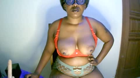 beautifulpeach2 online show from 01.25.25