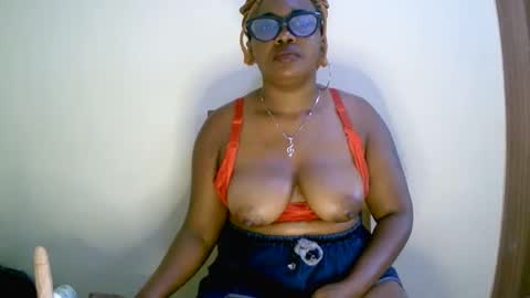 beautifulpeach2 online show from 02.05.25