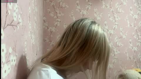 Snapshot of beautifultips chatting on 04.02.26 Mia online show from 04.02.26