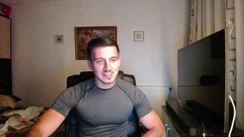 Snapshot of beauty_hard_beast chatting on 09.25.25 Mia and Jake online show from 09.25.25