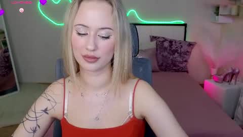 Snapshot of beauty_sashaxx chatting on 07.22.26 beauty Sasha online show from 07.22.26