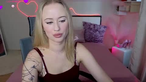 Snapshot of beauty_sashaxx chatting on 07.25.26 beauty Sasha online show from 07.25.26