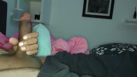 Snapshot of beautyinyoursmile chatting on 09.24.25 love2seeudear online show from 09.24.25