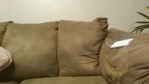 Snapshot of beautyloves chatting on 02.25.25 Beauty online show from 02.25.25