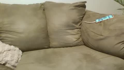 Snapshot of beautyloves chatting on 02.25.25 Beauty online show from 02.25.25